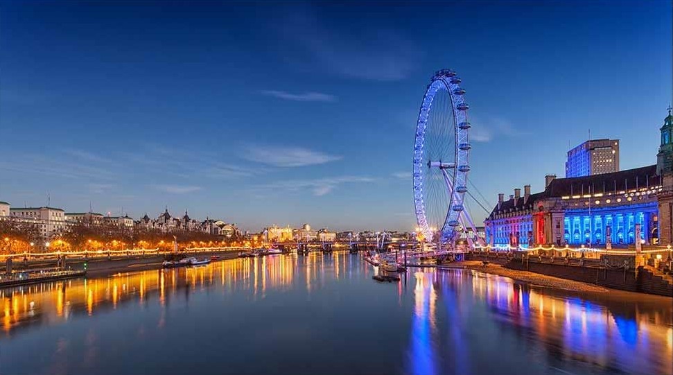 london eye and the houses of parliament 1